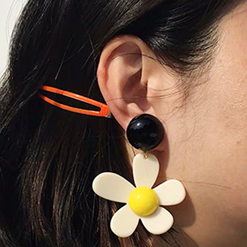Travel Accessories Dropshipping - 女性のための韓国のカラフルなアクリルフラワーイヤリング,自由奔放に生きるイヤリング,エレガントな樹脂,旅行パーティーアクセサリー,新しい