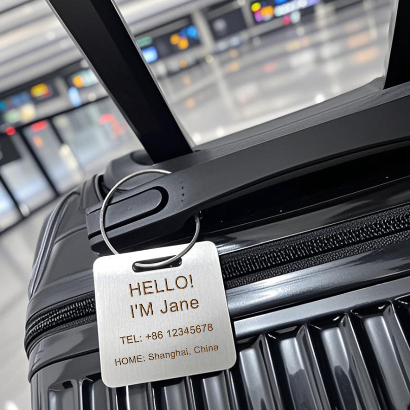 カスタム名入り荷物タグ レーザー彫刻ラベル 盗難防止旅行用品 - Travel Accessories Deals のレビューと価格